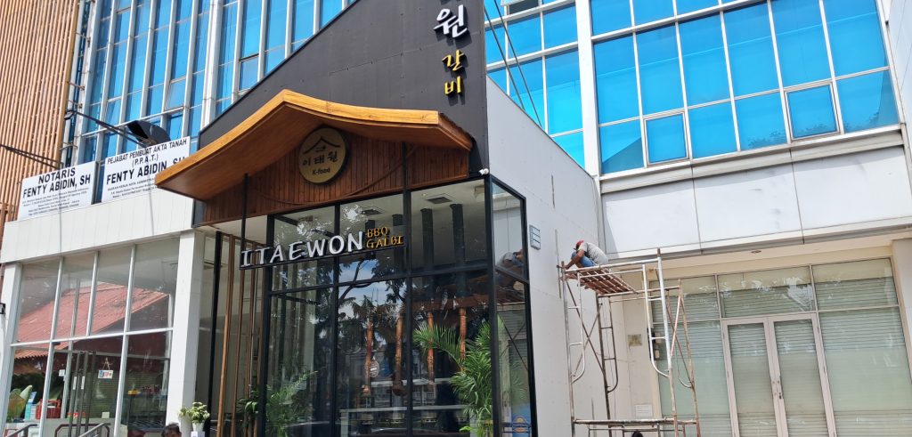 biaya desain interior cafe