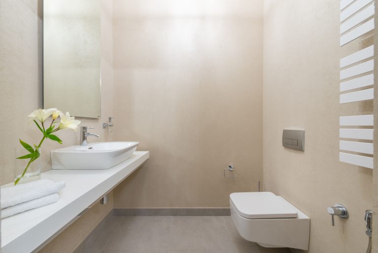 biaya renovasi toilet kantor